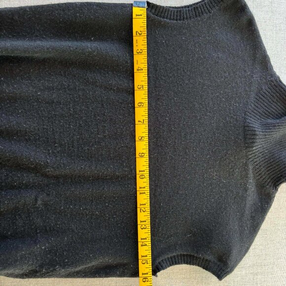 Eddie Bauer 100% Merino Wool Turtleneck Vest, Size Medium - Picture 6 of 6